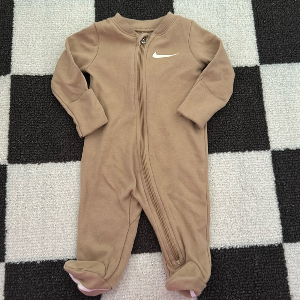Nike newborn